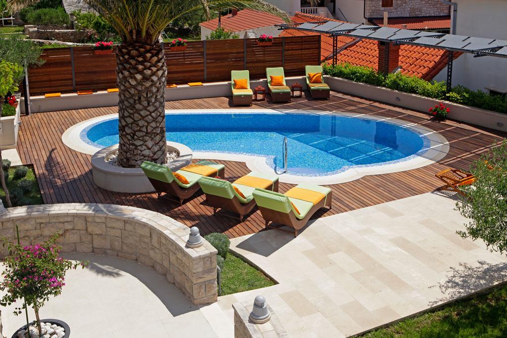 Apartments Diana - New Heated Pool Bol Kültér fotó